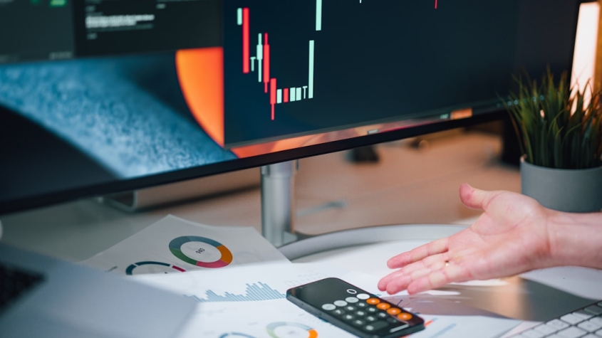 Best Forex Trading Tools Every Trader Should Know in 2026 — Photo by Jakub Żerdzicki on Unsplash