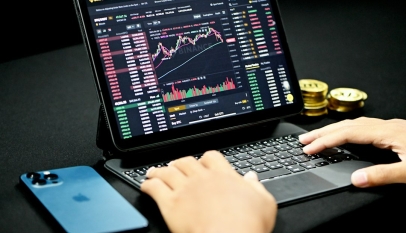 TradingView vs MetaTrader: A Complete Platform Comparison for Forex Traders — Photo by Kanchanara on Unsplash